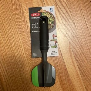 OXO Smash and Scoop Avocado Tool NWT